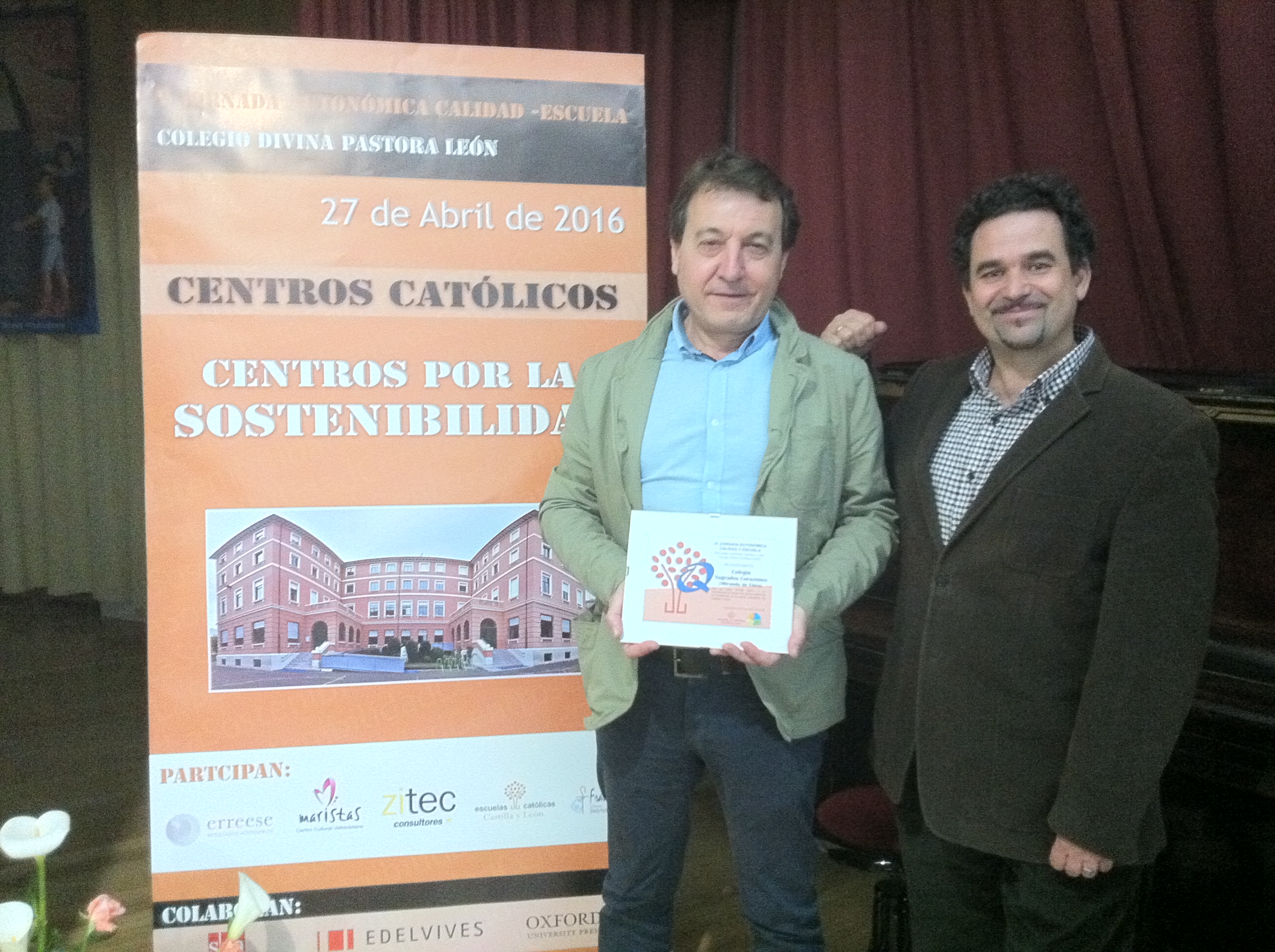 El Colegio recibe en León un reconocimiento por obtener el sello de calidad EFQM 400 +